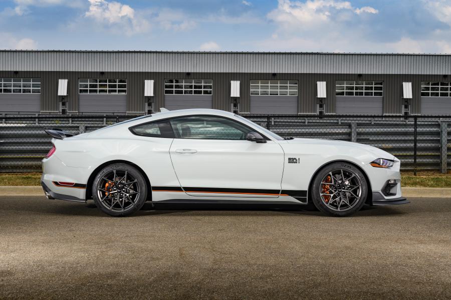  Ford Mustang Mach 1 Handling Package 2021 года  (фото 5 из 21)